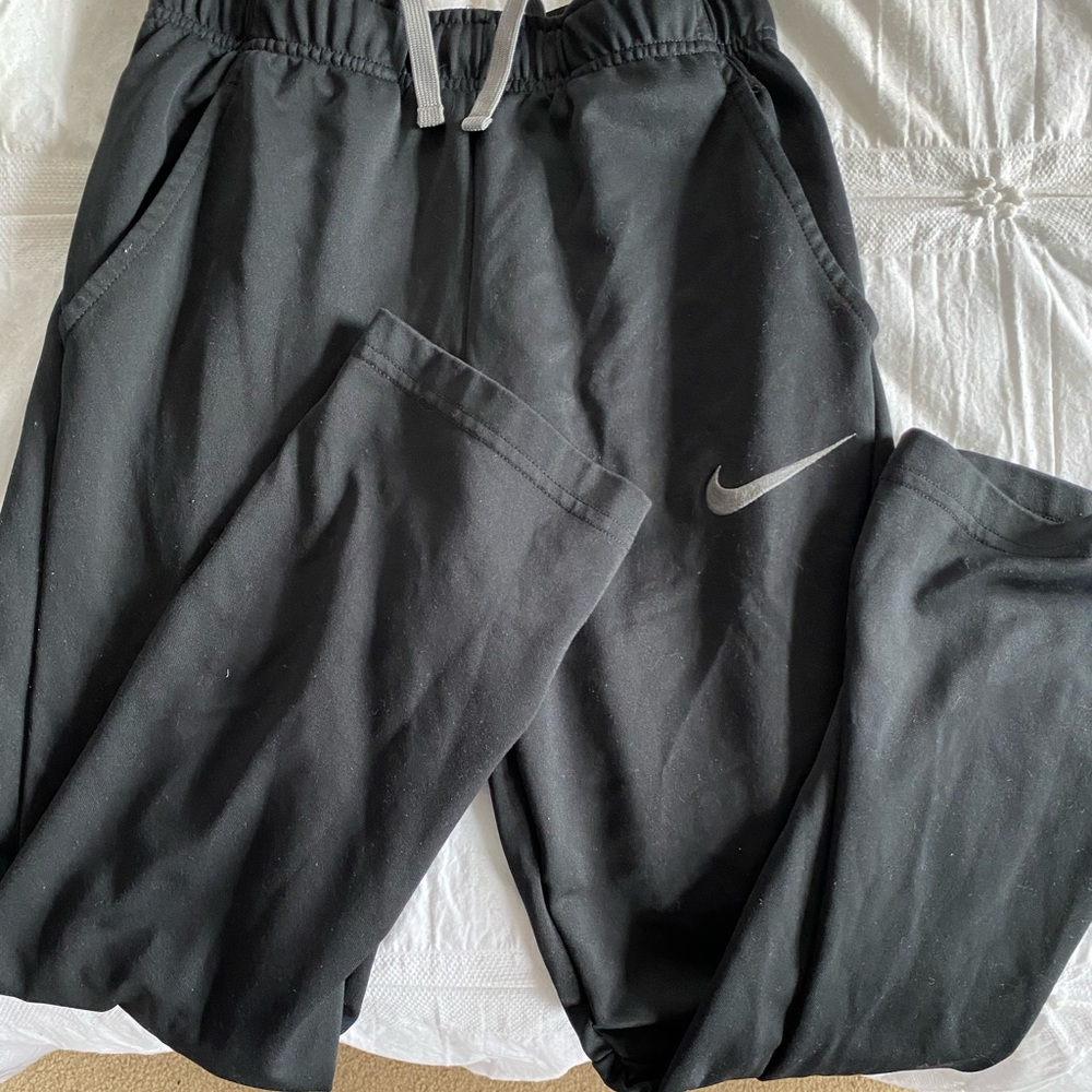 NIKE BOYS SWEATPANTS
